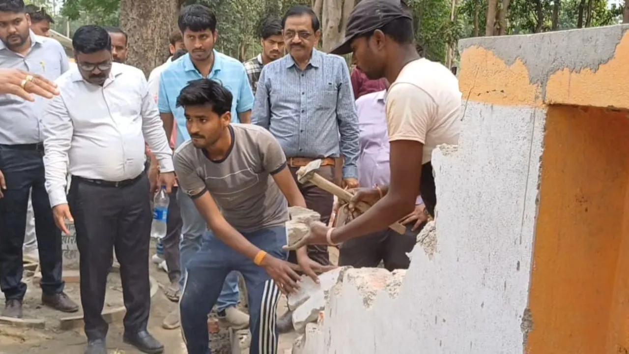 लखीमपुर खीरी: पानी की टंकी फटने की जांच में जुटी तीन सदस्यीय टीम, भ्रष्टाचार के खुलासे की आशंका