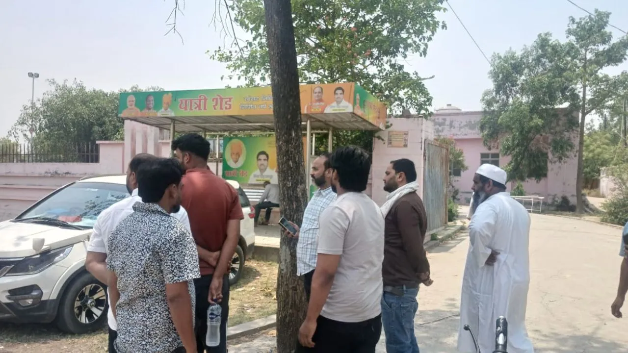 कासगंज: अधेड़ ने पेड़ से फंदा लगाकर दी जान, गृह क्लेश से था परेशान