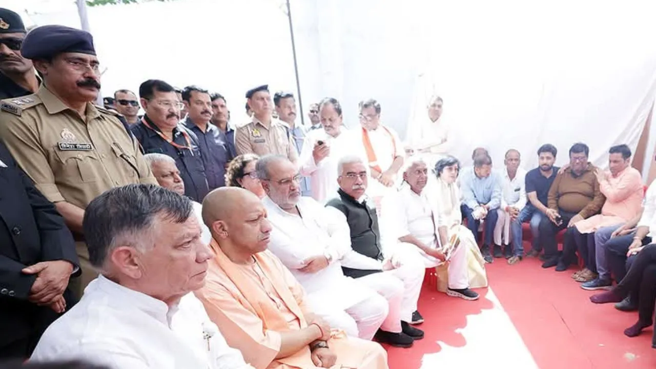 सीएम योगी अंतिम यात्रा 2233