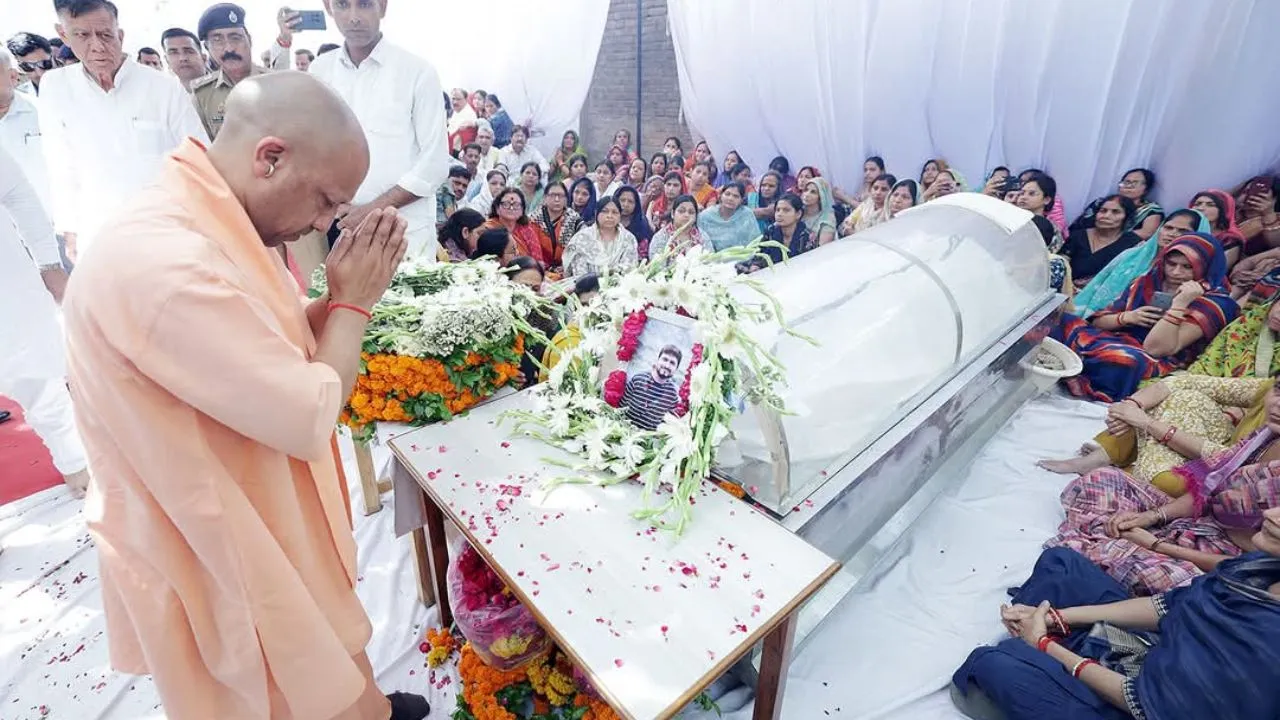 जब तक सूरज चांद रहेगा, शुभम तेरा नाम रहेगा...कानपुर के ड्योढ़ी घाट में हुआ अंतिम संस्कार: CM योगी ने दी श्रद्धांजलि, बोले- ताबूत में ये आखिरी कील