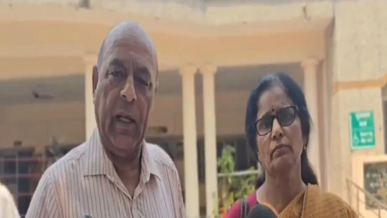 सुमित हत्याकांड में यूटर्न, खुलासे पर उठाए गए सवाल : डीएम से मिल परिजनों ने की जांच की मांग