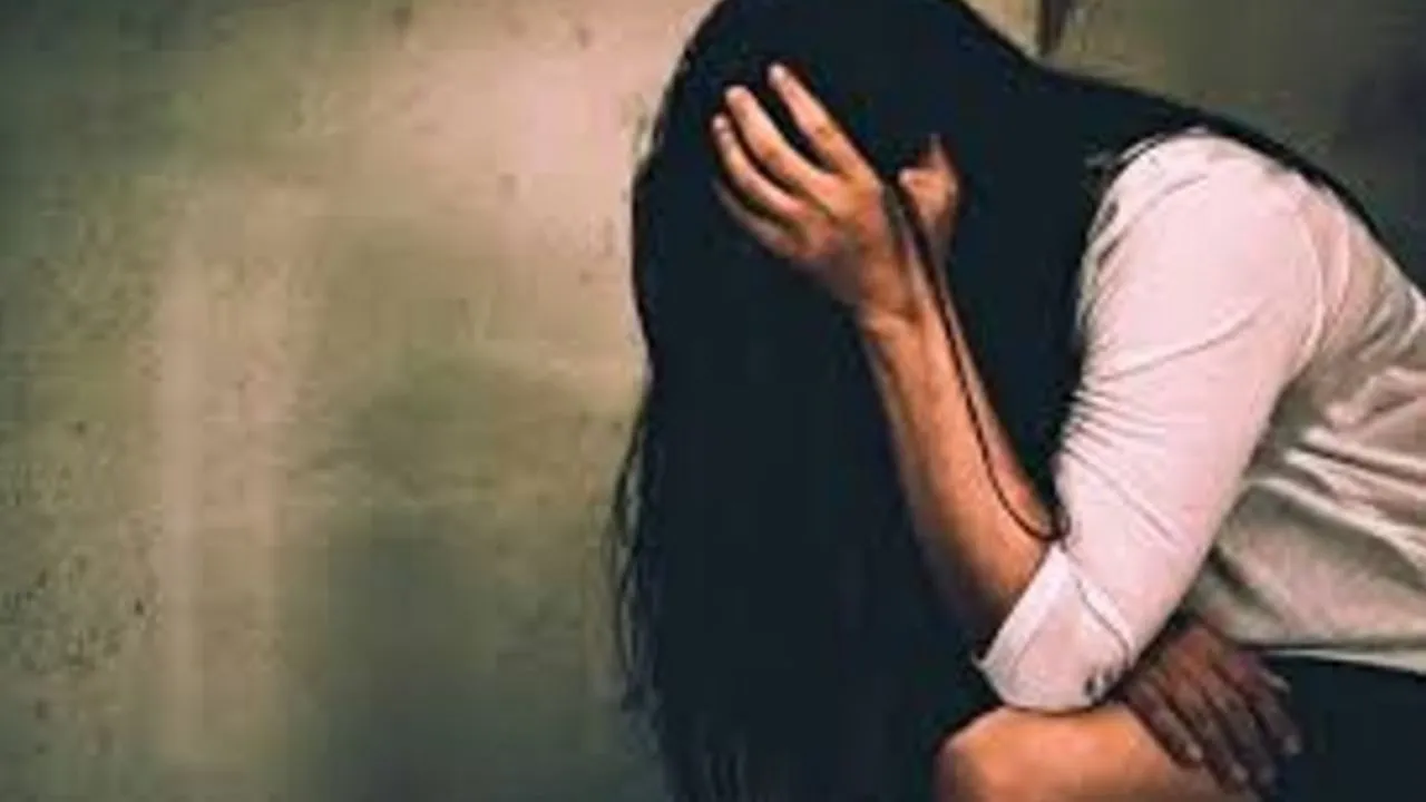 Hamirpur: प्यार, दुष्कर्म, समझौते और दहेज के भंवर में फंसी नाबालिग, समझौते के बाद लड़के के परिजन शादी करने से मुकरे, जानिए पूरा मामला 