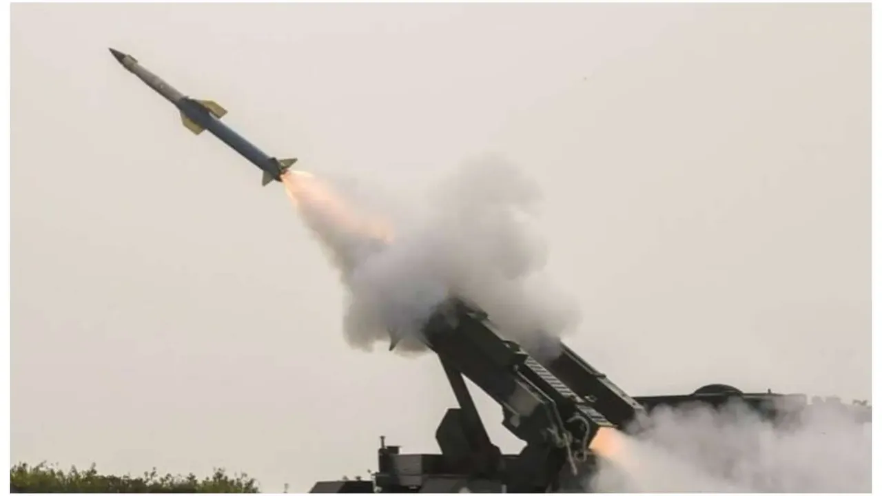 इजरायल के हवाई अड्डों को यमन हूती बनाना चाहते हैं निशाना, दी बम से उड़ाने की धमकी