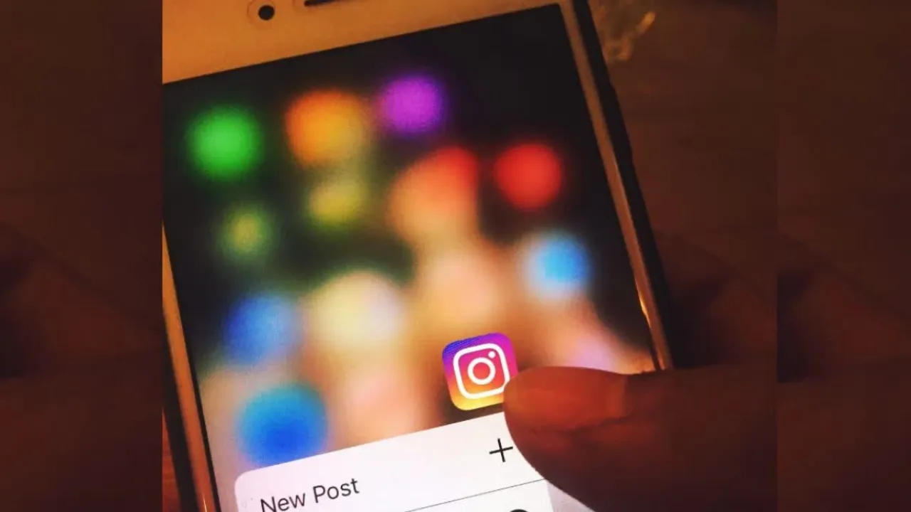 लखनऊः स्कूल प्रशासन की लापरवाही छात्रा पर भारी, इंस्टा पर अश्लील मैसेज कर रहे थे ब्लैकमेल, छोड़ना पड़ा स्कूल