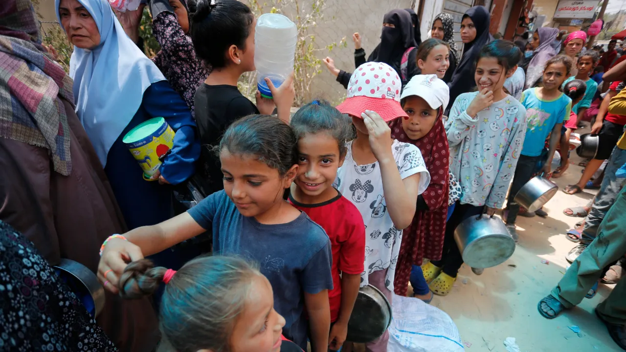 इजराइल-हमास युद्ध के बीच गाजा में बच्चे हो रहे कुपोषण का शिकार, WHO ने जारी की चेतावनी