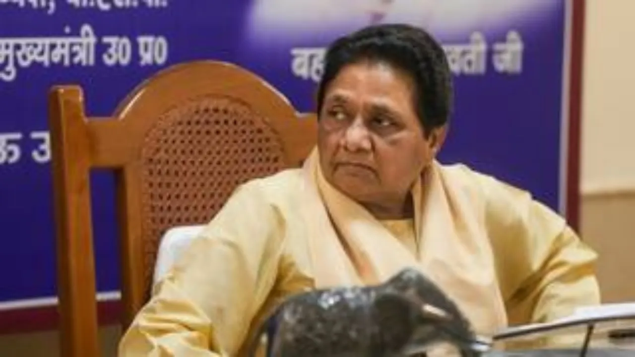 जातिवादी सोच से ग्रसित कुछ वकील, बाबा साहेब की प्रतिमा स्थापना का कर रहे विरोधः मायावती 