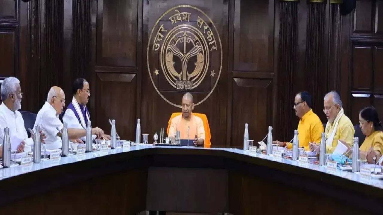 UP Cabinet Meeting: कैरिज बस अड्डे से सुलझेगी बस पार्किंग की समस्या, योगी कैबिनेट ने इन प्रस्तावों को दी मंजूरी
