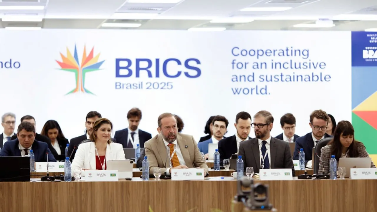 BRICS Energy Conference: सम्मेलन में भारत प्रदर्शित करेगा अपनी उपलब्धियां, हरित हाइड्रोजन, जैव ईंधन और बिजली क्षमता में 90% वृद्धि दर्ज