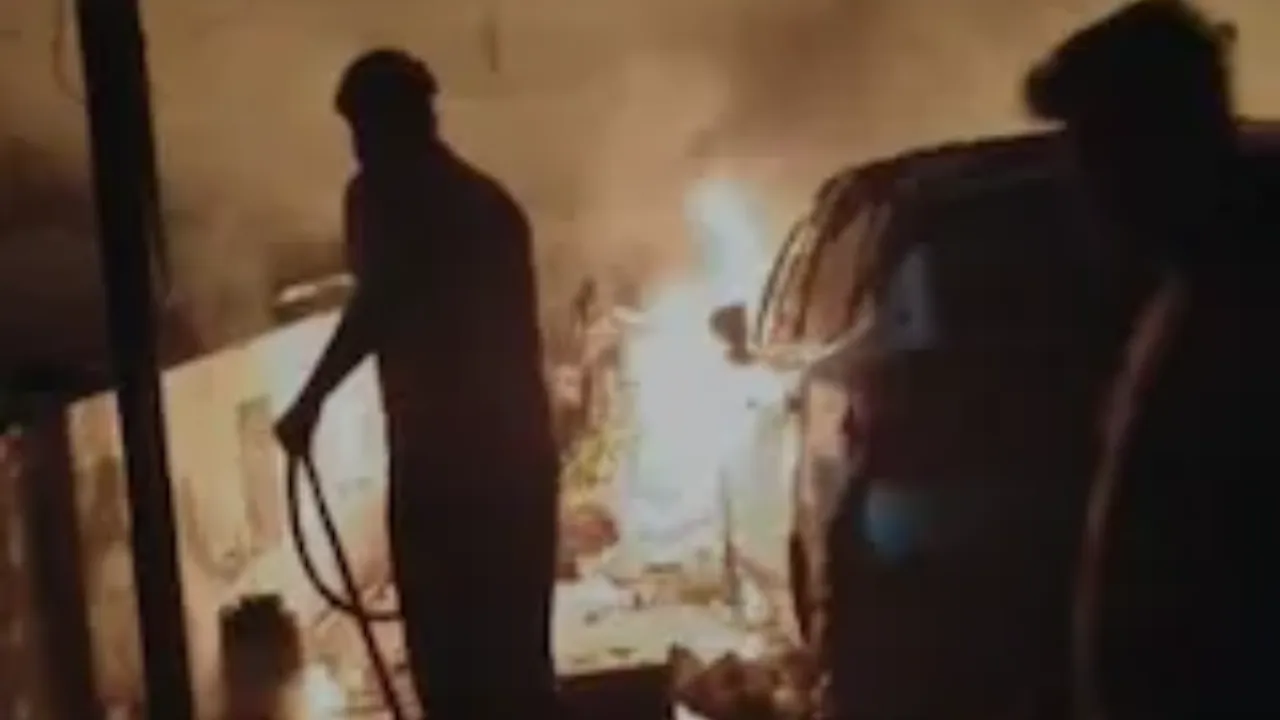 पंजाब के कई जिलों में रातभर ड्रोन हमला,  फिरोजपुर में तीन झुलसे, गुरदासपुर में हुआ 15 फुट गहरा गड्डा