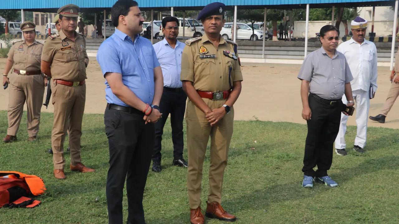 आपात स्थिति से निपटने के लिए तैयार हाथरस, पुलिस और प्रशासन ने अलर्ट जारी कर किया मॉक ड्रिल