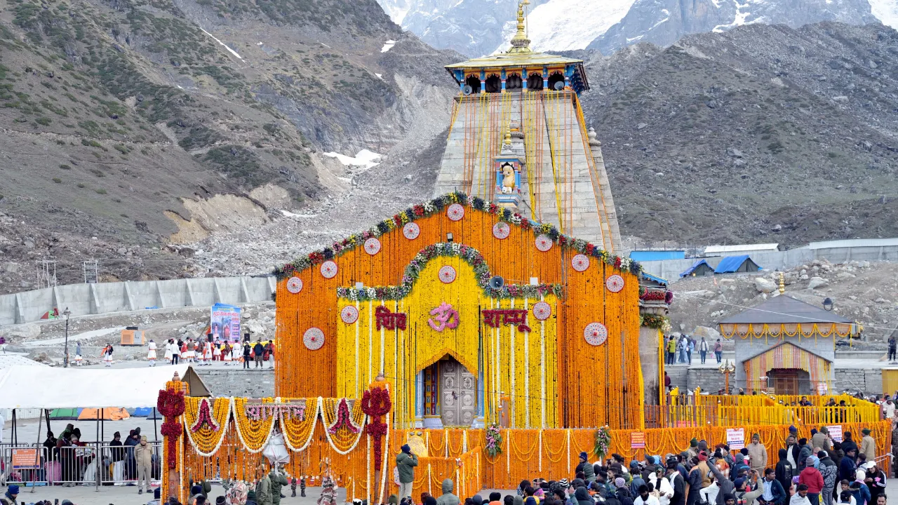 केदारनाथ धाम के कपाट खुलते ही लगा आस्‍था का 'ज्‍वार', पहुंचे 10 हजार से ज्‍यादा श्रद्धालु, मुख्यमंत्री धामी भी हुए शामिल