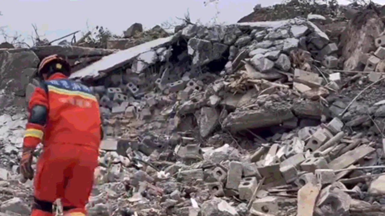 चीनः गुइझोउ में भूस्खलन से चार की मौत, 17 फंसे 