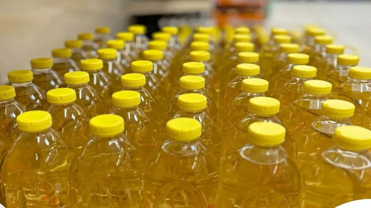 कच्चे खाद्य तेल पर वित्त मंत्रालय का बड़ा फैसला, सीमा शुल्क में 10 प्रतिशत की कमी