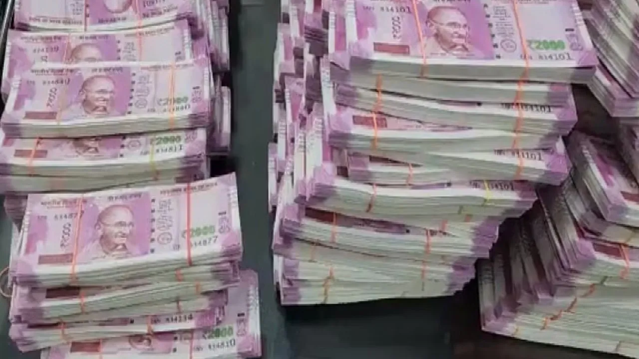 मार्केट में अभी भी चलन में दो हजार के नोट, RBI ने जारी किया आंकड़ा, 6,266 करोड़ रुपये अभी भी चलन में