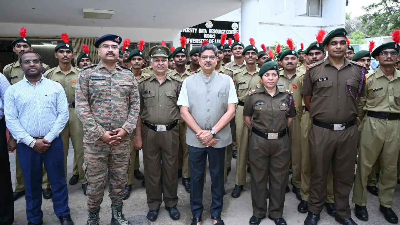 Lucknow University में हुआ मॉकड्रिल, NCC Cadets ने लिया अपातकालीन स्थिति में लोगों को सुरक्षित रखने की ट्रेनिंग