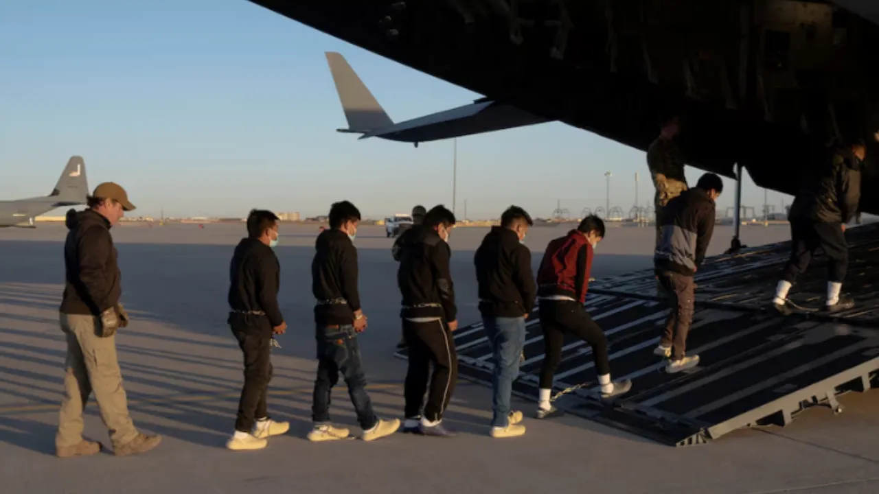 अमेरिकाः एक्शन में ट्रंप सरकार, 68 प्रवासियों को होंडुरास और कोलंबिया भेजा वापस  