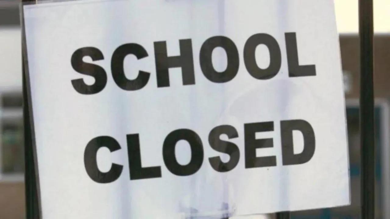 School Closed: भारत-पाकिस्तान तनाव के बीच बंद हुए स्कूल, जम्मू, पंजाब सहित इन राज्यों में 11 मई तक जारी हुआ अलर्ट