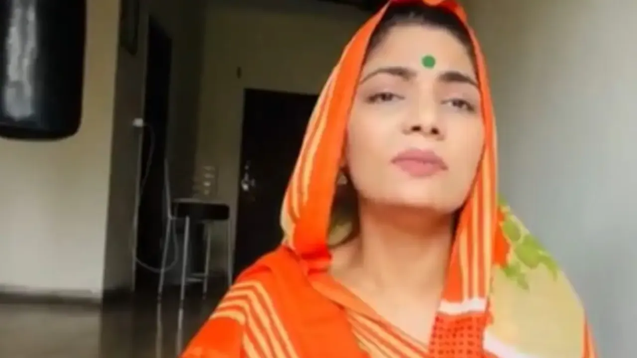 Lucknow News: नेहा सिंह राठौर ने हाईकोर्ट में दी FIR को चुनौती, 29 को होगी मामले में सुनवाई