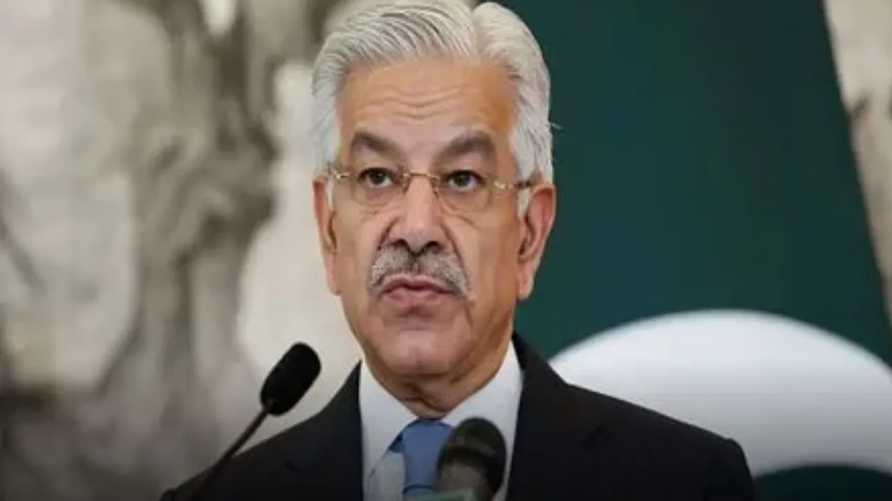 'भारत ने अगर रोका सिंधु नदी का पानी तो पाकिस्तान करेगा हमला', पाकिस्तान के रक्षा मंत्री ने दी गीदड़ भभकी