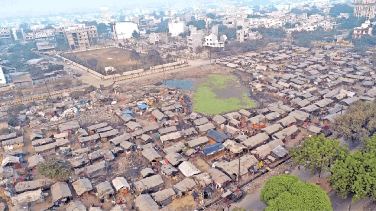 शहर में 40 हजार से ज्यादा भूखंडों पर बस गईं झुग्गियां, नगर निगम के सेटेलाइट सर्वे में हुआ खुलासा