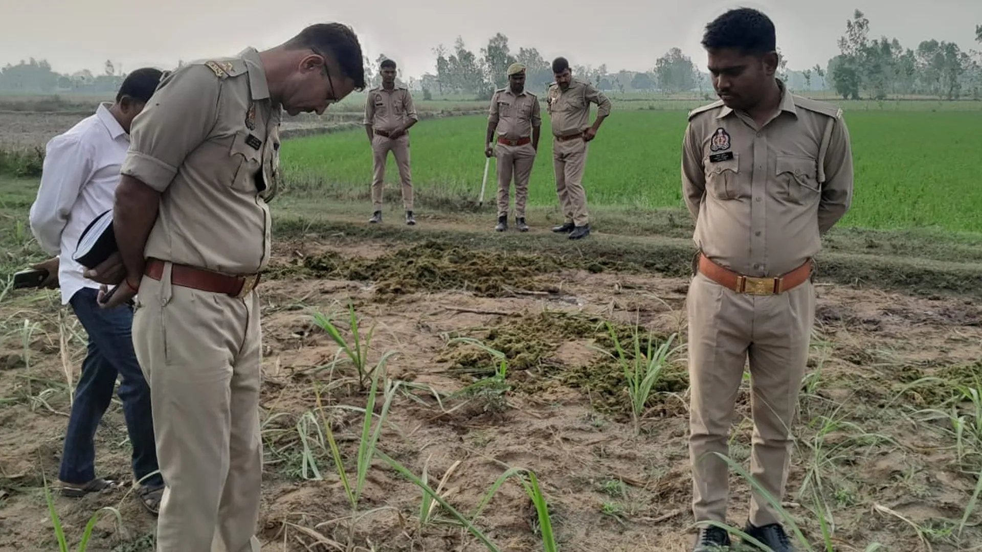 लखीमपुर खीरी: खेत व शारदा नहर में गोवंश अवशेष मिलने से फैला आक्रोश