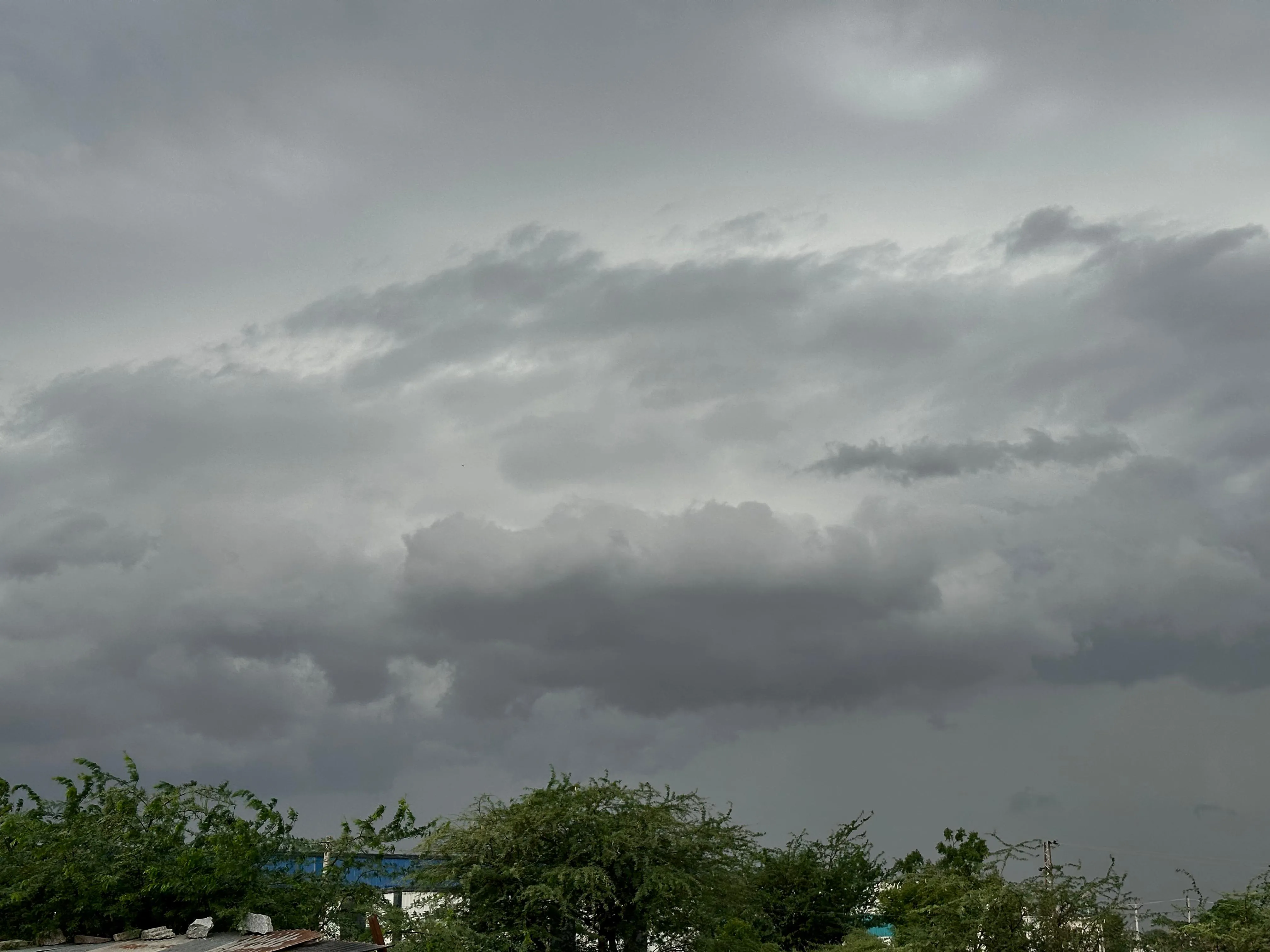 मौसम: मई में हो रहा सावन का अहसास  