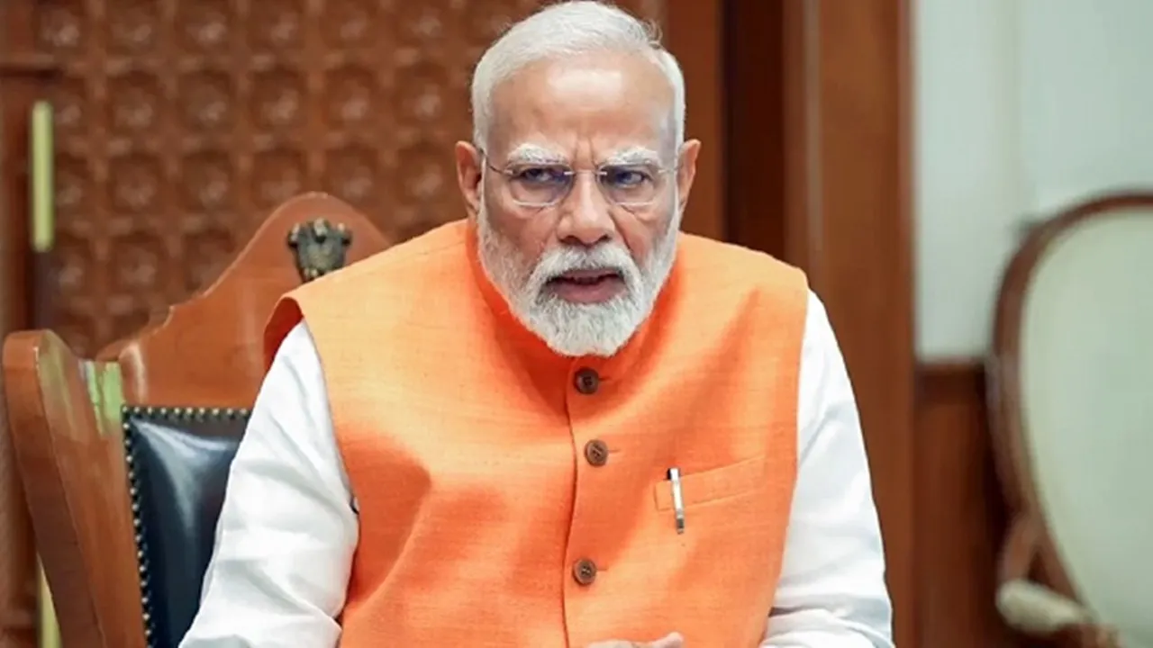 Pahalgam Attack: पाकिस्तान से जारी तनाव के बीच PM मोदी से डिफेंस सेक्रेटरी ने की मुलाकात, जानिए किस मुद्दे पर हुई चर्चा  
