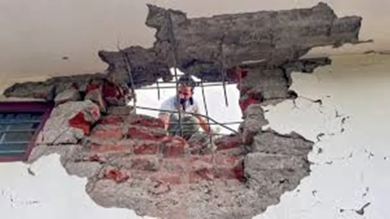 जम्मू-कश्मीर: पुंछ में पाकिस्तानी गोलाबारी में एक ग्रामीण की मौत, तीन घायल