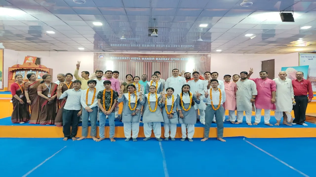  CBSE Result 2025: 12वीं में माहिका को मिले 98.8 फीसदी अंक, तो 10 वीं में अभिषेक ने फहराया परचम