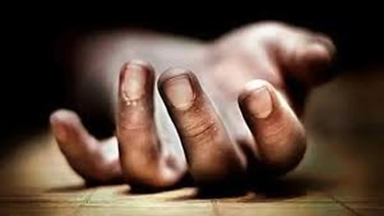 छत्तीसगढ़: सरकारी आवास में मिले पति-पत्नी और दो बच्चों के शव, जांच में जुटी पुलिस