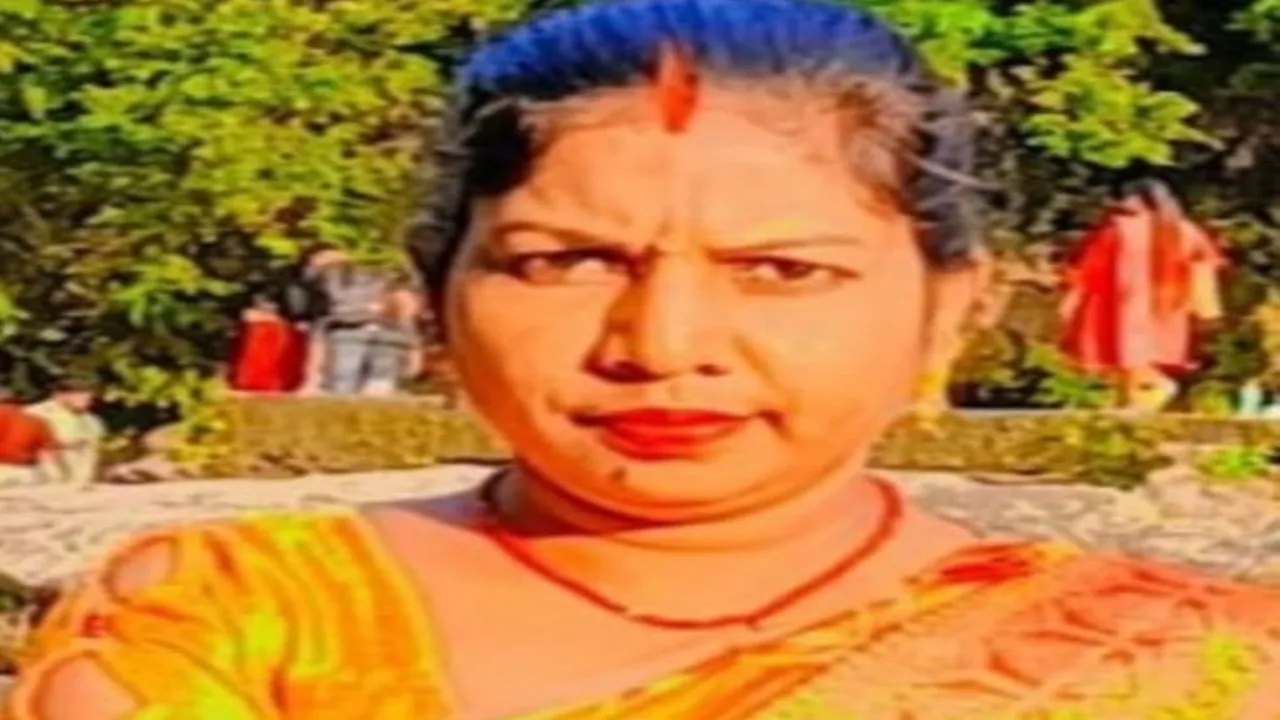 गोंडा: KYC कराने बैंक गई महिला की सड़क हादसे में मौत, तेज रफ्तार कार ने मारी ठोकर 