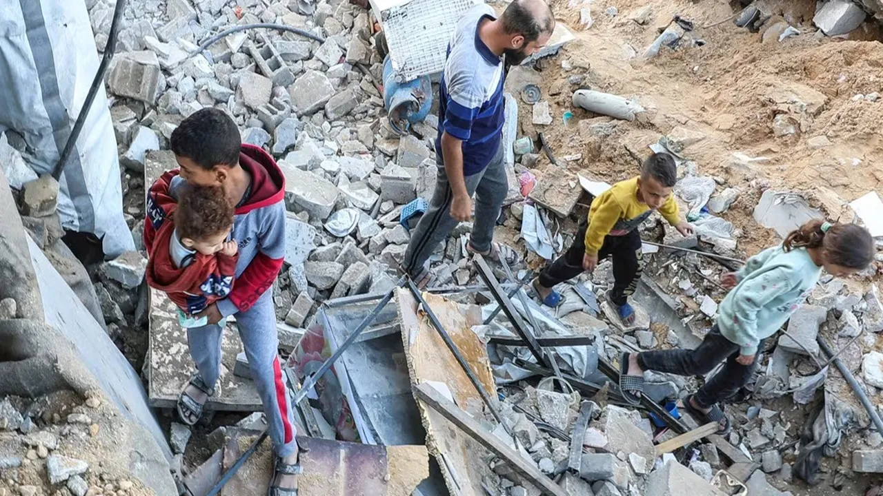 गाजा पर इजरायली ने फिर बरपाया कहर,  हमले में 64 लोगों की मौत