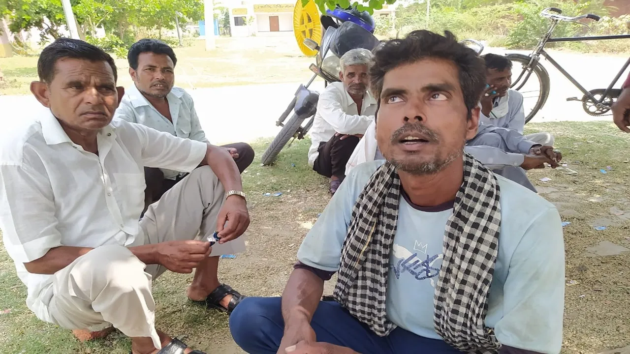 खून का रिश्ता हुआ 'खूनी': जमीन के टुकड़े के लिए चाचा ने की भतीजे की हत्या, मां और बड़े भाई घायल 