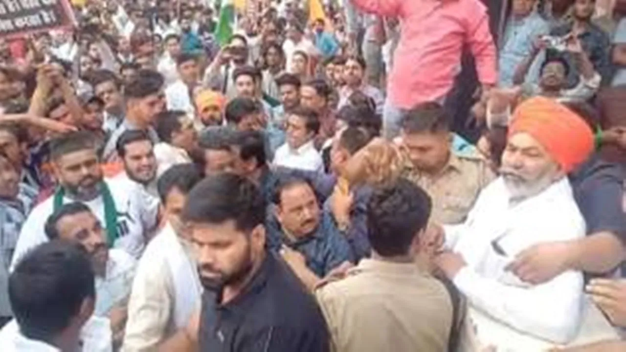 पहलगाम हमला: राकेश टिकैत के साथ ‘हाथापाई’ के बाद भाकियू ने बुलाई पंचायत, नरेश टिकैत ने किया बड़ा ऐलान 