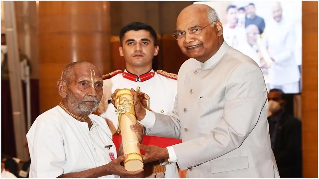 पद्मश्री योग गुरु शिवानंद महाराज का 129 साल की उम्र में निधन, CM योगी ने व्यक्त किया शोक, अर्पित की श्रद्धांजलि 