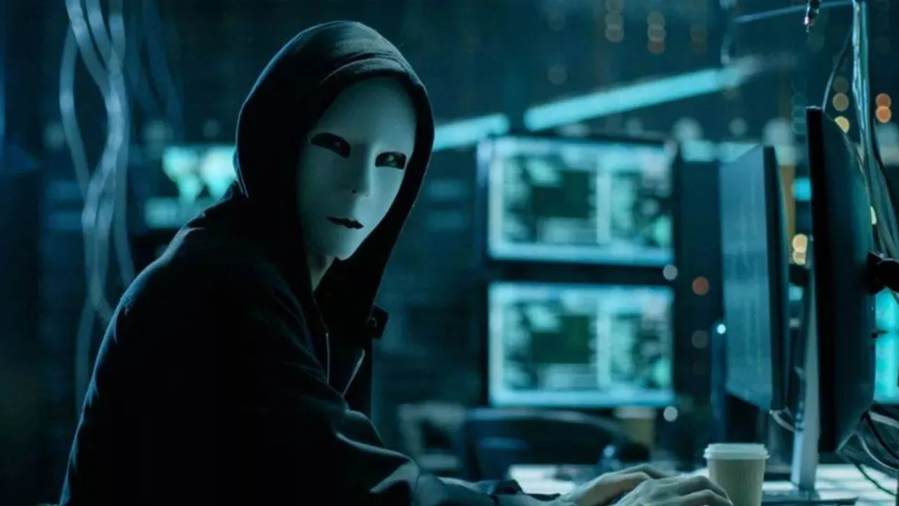 साइबर ठगों के हौसले बुलंद: कानपुर में दो खातों से लाखों रुपये की लगाई चपत, पीड़ितों के उड़े होश