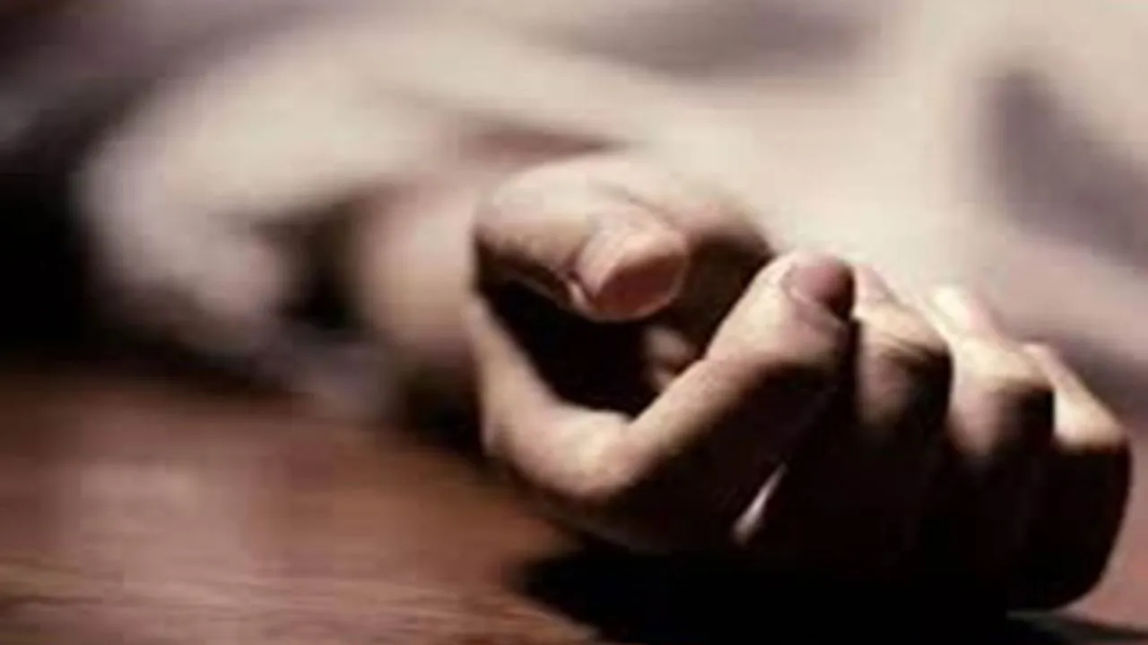 कानपुर में यात्रियों के धक्के से ट्रेन से गिरा व्यापारी, मौत: अधिक भीड़ के चलते कोच के दरवाजे पर खड़ा था... 