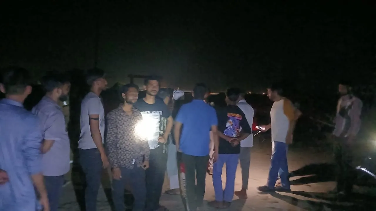 कासगंज: झाल के पुल पर हजार नहर के किनारे सेल्फी लेते समय नहर में गिरी महिला