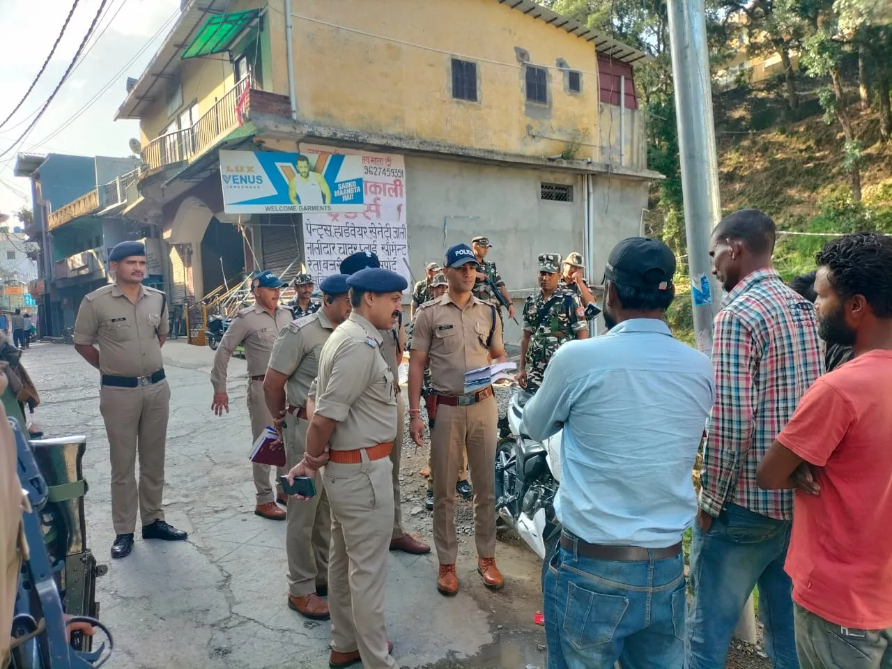 जिले में पुलिस का सत्यापन अभियान, 699 लोगों की जांच  