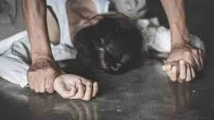 नौकरी का झांसा देकर किशोरी से दुष्कर्म की कोशिश   