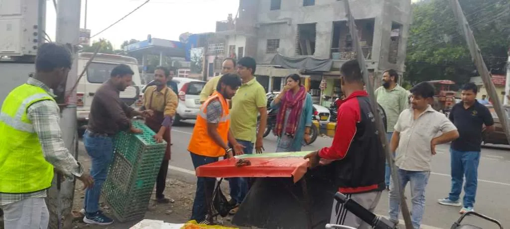 20 फड़-ठेले जब्त, चालान कर वसूले 10 हजार रुपये   