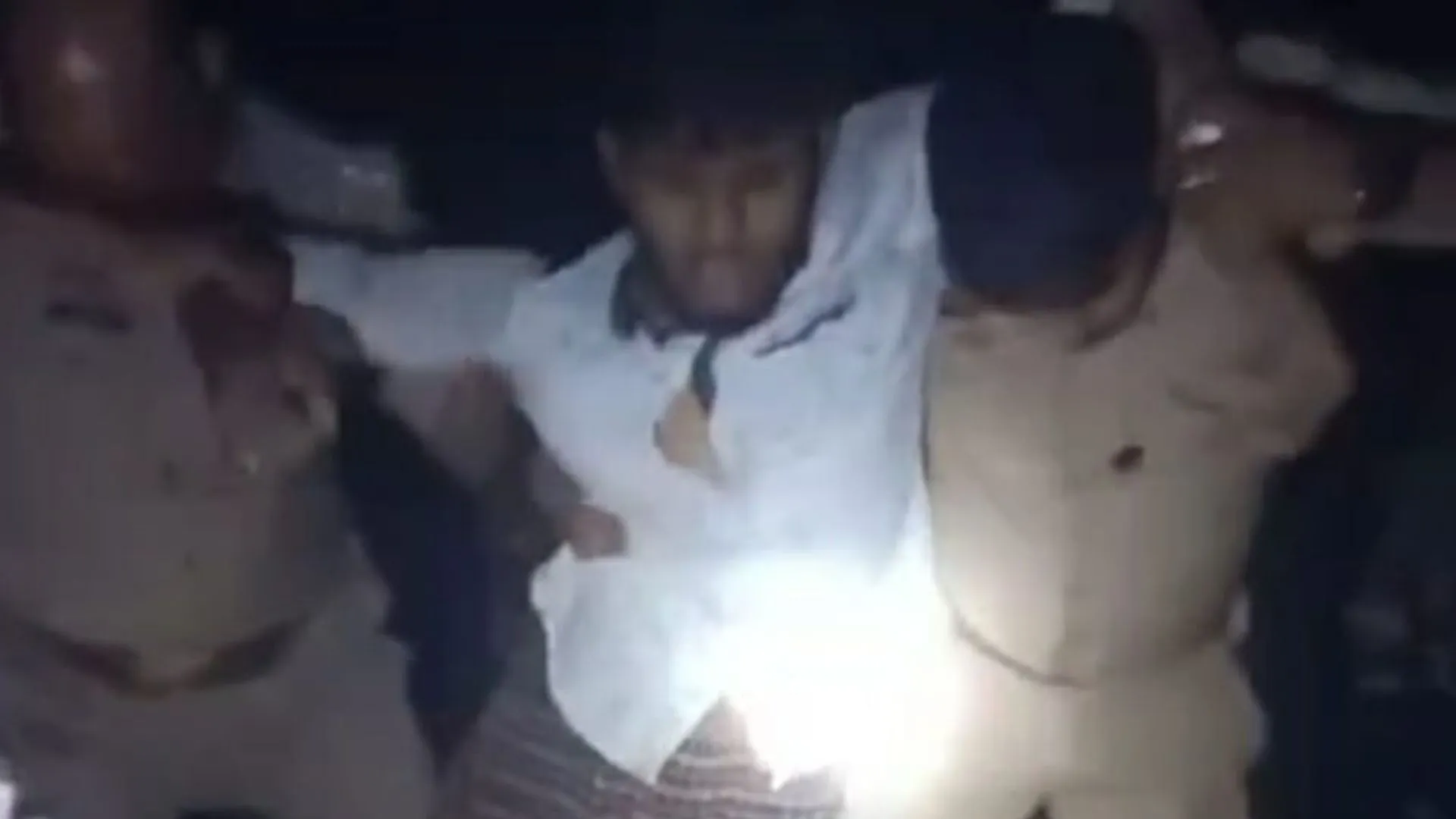 यूपी के हरदोई में पुलिस-बदमाश में मुठभेड़, पैर में लगी गोली, पकडे गए सभी शातिर चोर 