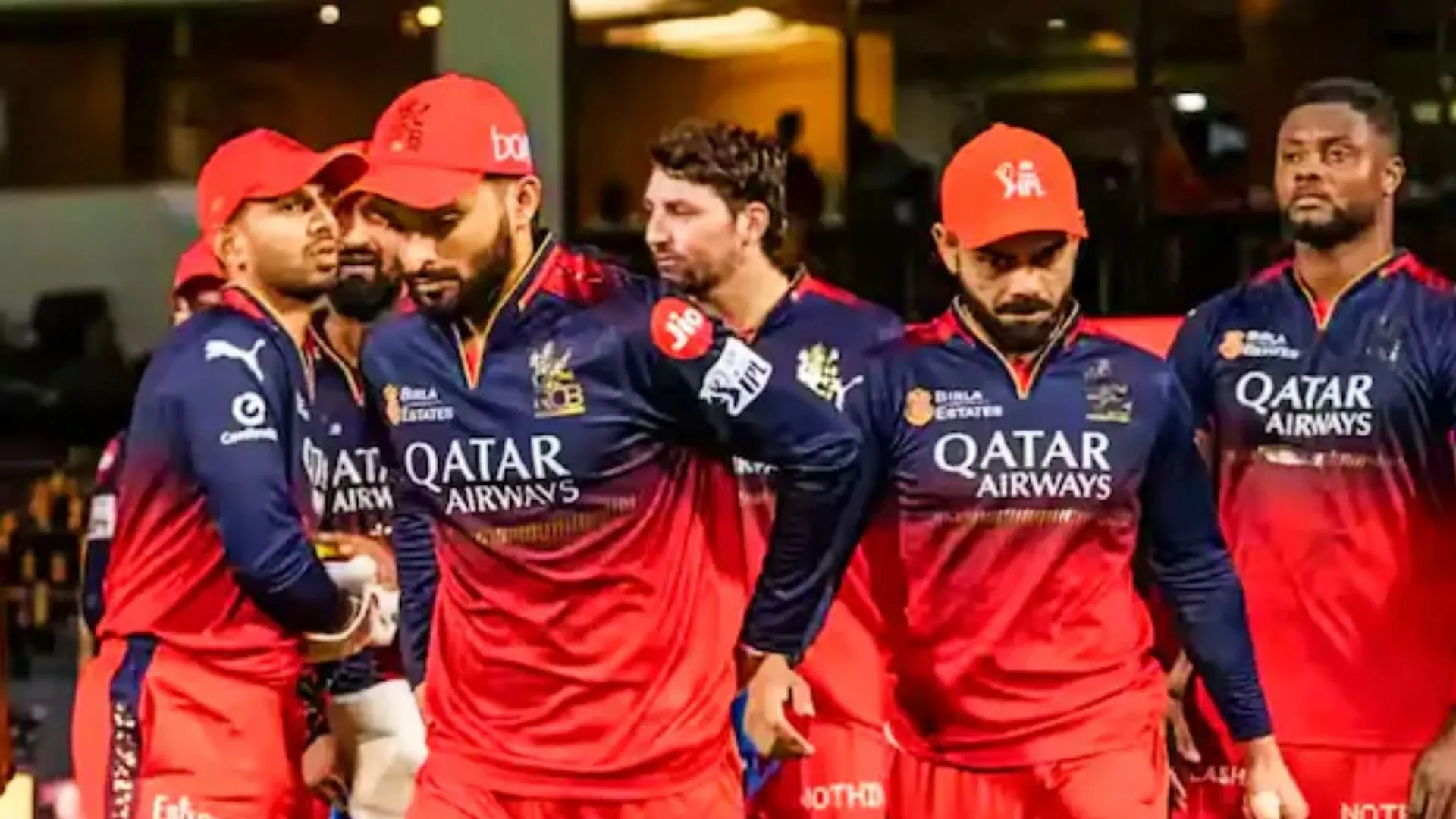 लखनऊ पहुंची रॉयल चैलेंजर की टीम, SRH के खिलाफ इकाना में होगा मैच