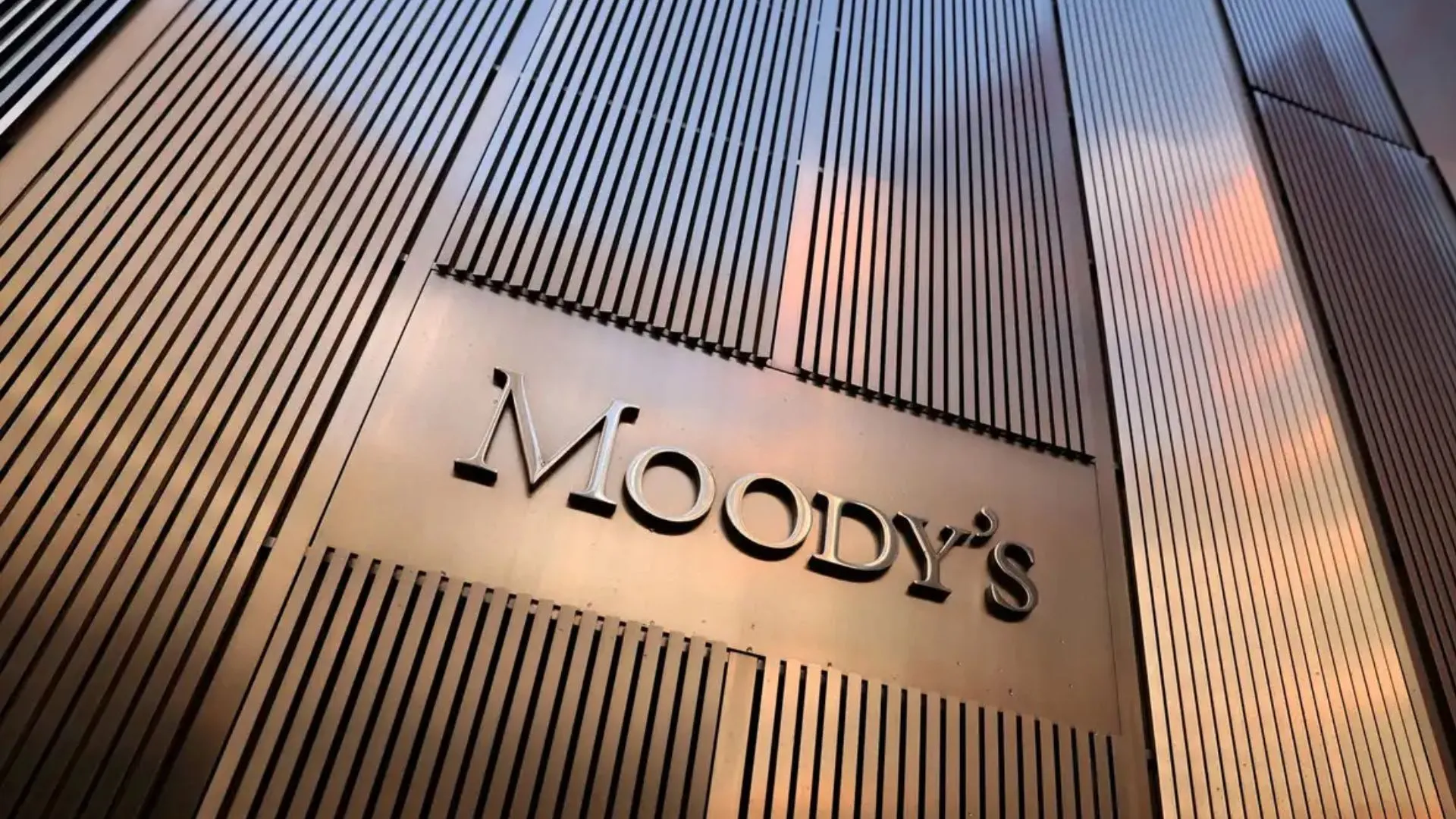 Moody's : अमेरिकी शुल्क लगने के बावजूद बेहतर स्थिति में भारत, आर्थिक वृद्धि का नहीं होगा कोई असर