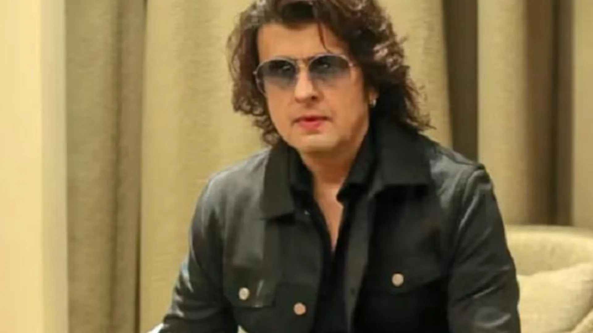 Sonu Nigam Controversy: कन्नड़ फिल्ममेकर ने फिल्म से हटाए सोनू निगम के गाने, कहा-  माफी पर्याप्त नहीं है, कटु शब्दों का परिणाम भी भुगते 