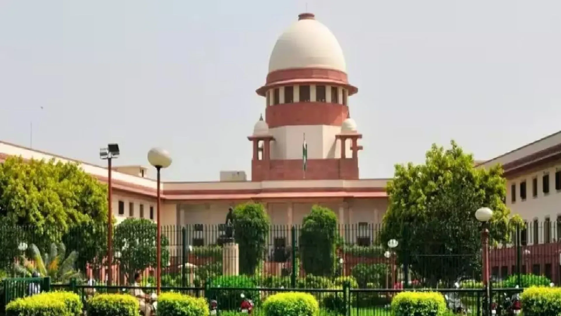 'जज को बदनाम करने की अनुमति नहीं', अपमानजनक टिप्पणी पर बोला SC, यूट्यूबर को हटाने होंगे offensive वीडियो 