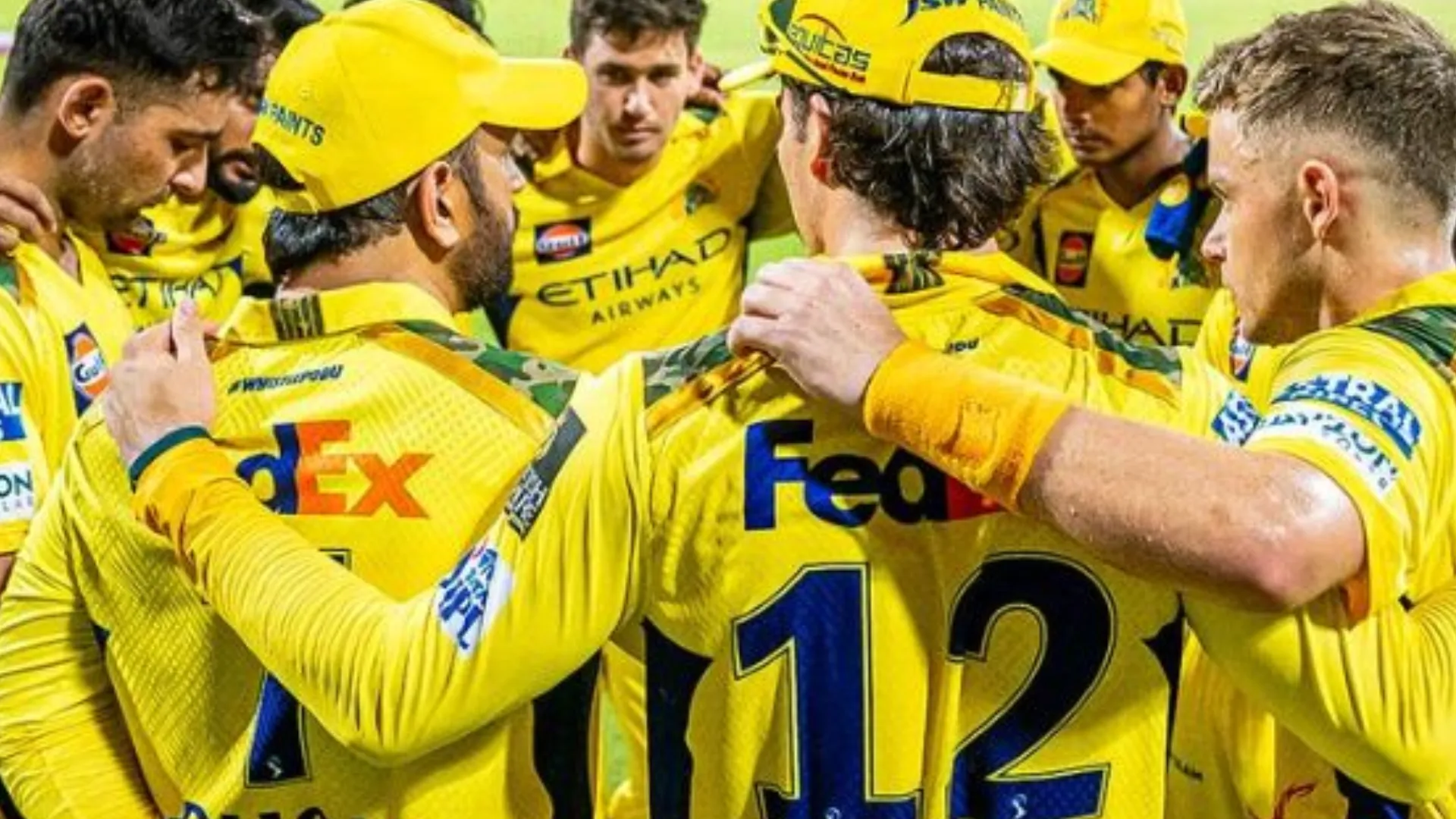 पांच बार की चैंपियन CSK हुई IPL से बाहर, हार के बाद कोच सिमंस का बयान- खराब फॉर्म से जूझ रहे गेंदबाज 