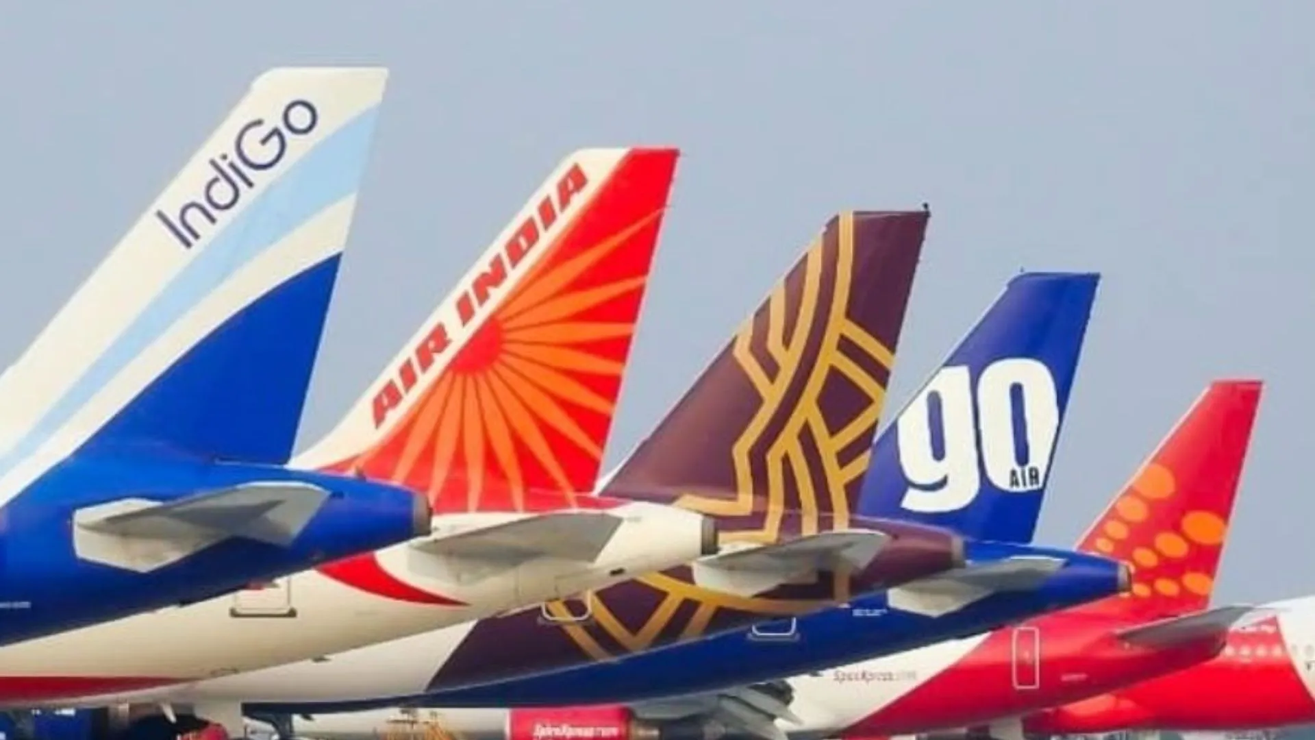 एयरस्ट्राइक के बाद भारतीय एयरलाइंस ने उड़ानें की रद्द, श्रीनगर समेत उत्तर भारत के कुछ हवाई अड्डे किये गए बंद 