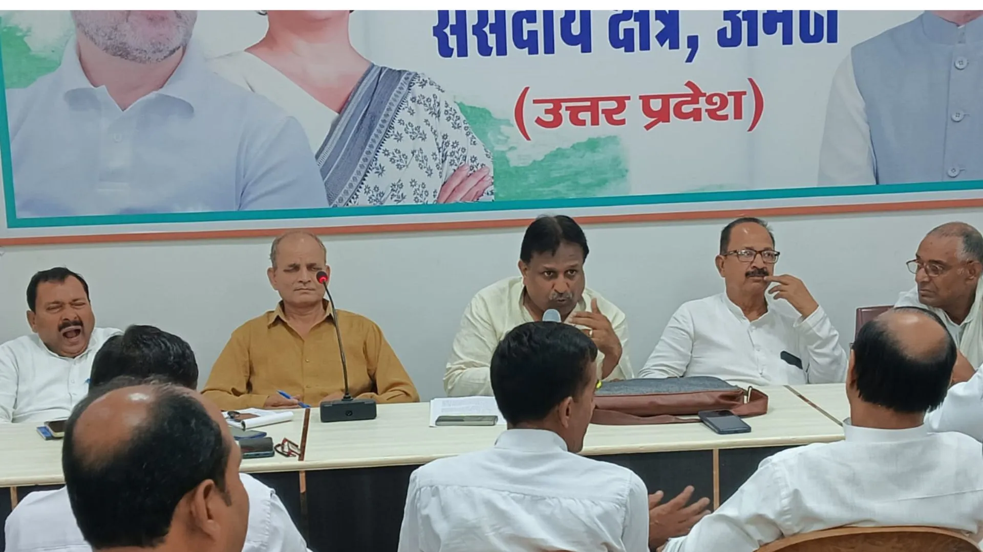 संविधान बचाओ अभियान की तैयारी बैठक सम्पन्न, 28 मई को होगी जिला स्तरीय संगोष्ठी