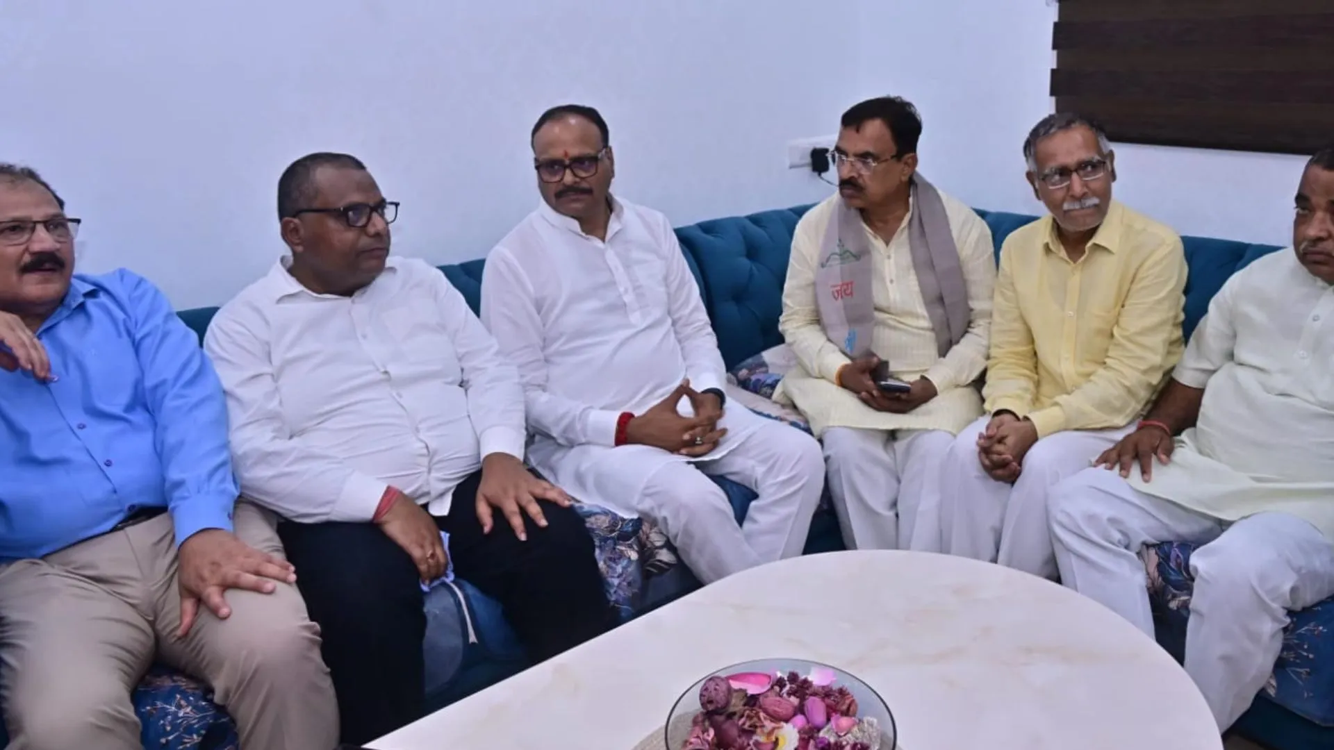 कानपुर : शुभम द्विवेदी के आवास पहुंचे डिप्टी सीएम ब्रजेश पाठक, परिजनों से मिलकर कही ये बात